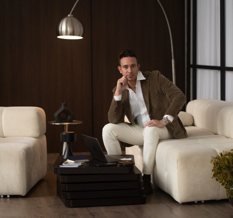 photo_5954116603173604558_y