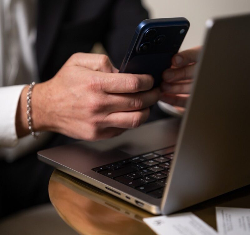 photo_5954116603173604560_y